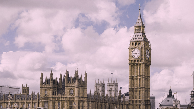 Big Ben on a cloudy day as seen by someone with deuteranopia