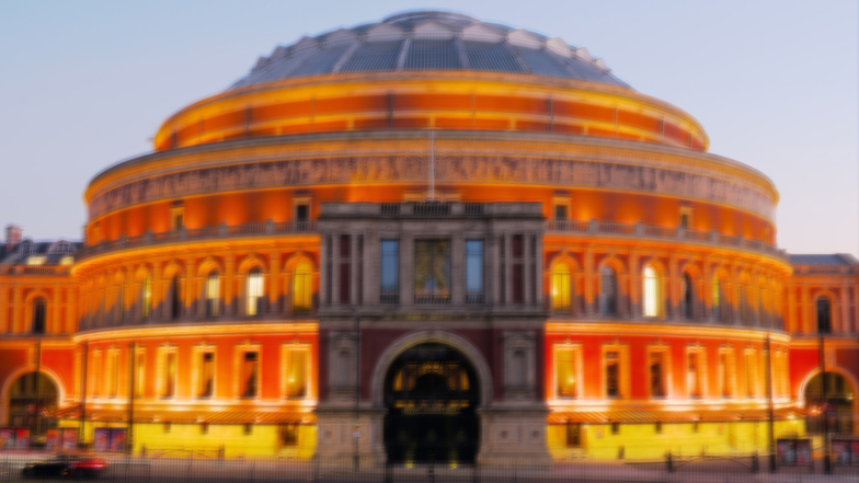 Royal Albert Hall lit up at night as seen by someone with cataracts
