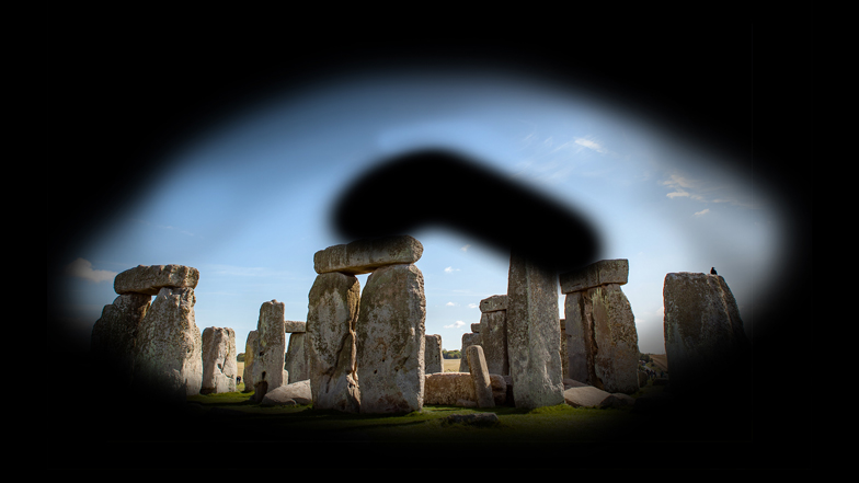 Stonehenge on a sunny day as seen by someone with glaucoma